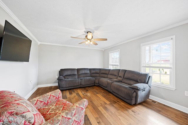 111 Elk Creek Ct, Taylorsville, KY 40071