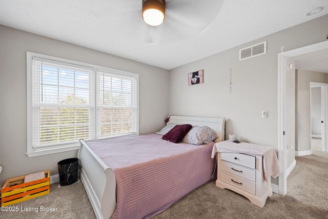 111 Elk Creek Ct, Taylorsville, KY 40071