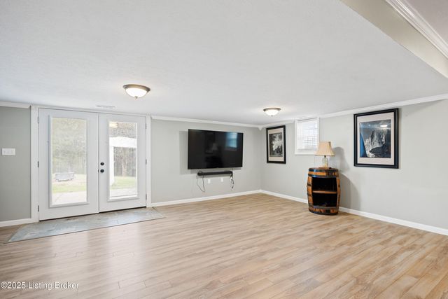 111 Elk Creek Ct, Taylorsville, KY 40071