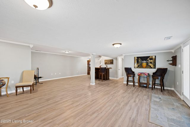 111 Elk Creek Ct, Taylorsville, KY 40071