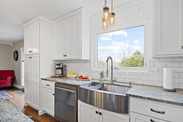 111 Elk Creek Ct, Taylorsville, KY 40071