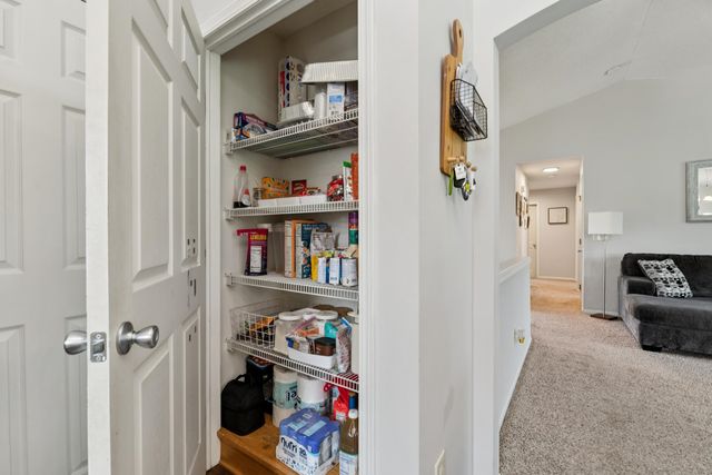 309 N Crest Cir, Wichita, KS 67206