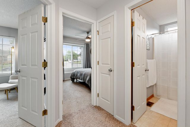 309 N Crest Cir, Wichita, KS 67206