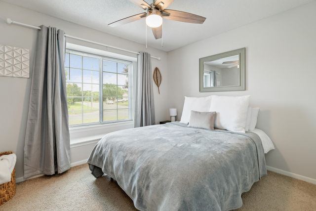 309 N Crest Cir, Wichita, KS 67206