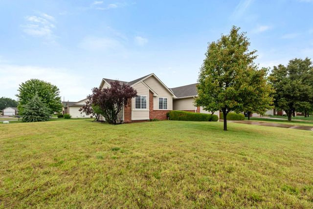 309 N Crest Cir, Wichita, KS 67206