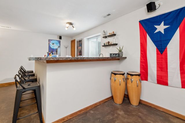 309 N Crest Cir, Wichita, KS 67206