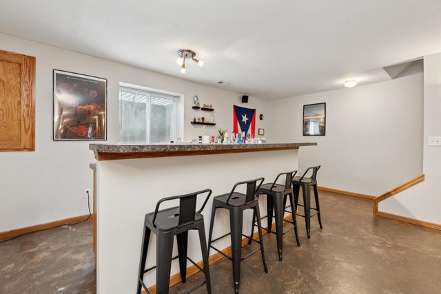 309 N Crest Cir, Wichita, KS 67206