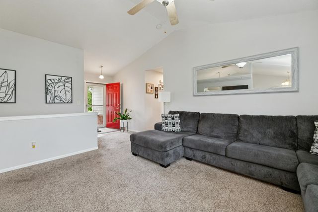 309 N Crest Cir, Wichita, KS 67206