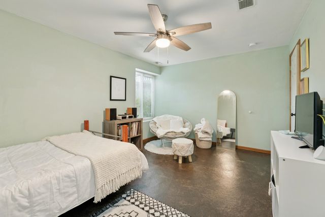 309 N Crest Cir, Wichita, KS 67206