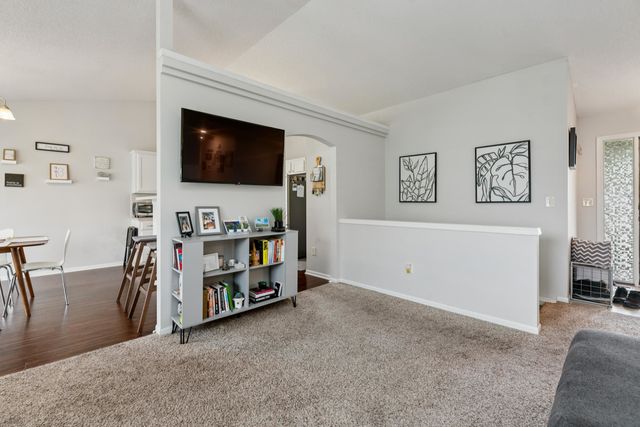 309 N Crest Cir, Wichita, KS 67206