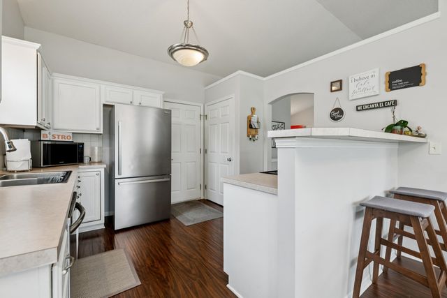 309 N Crest Cir, Wichita, KS 67206