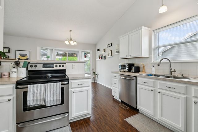 309 N Crest Cir, Wichita, KS 67206