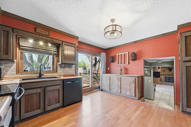 1 Valley View Dr, Goddard, KS 67052