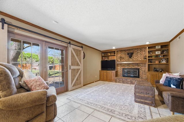 1 Valley View Dr, Goddard, KS 67052