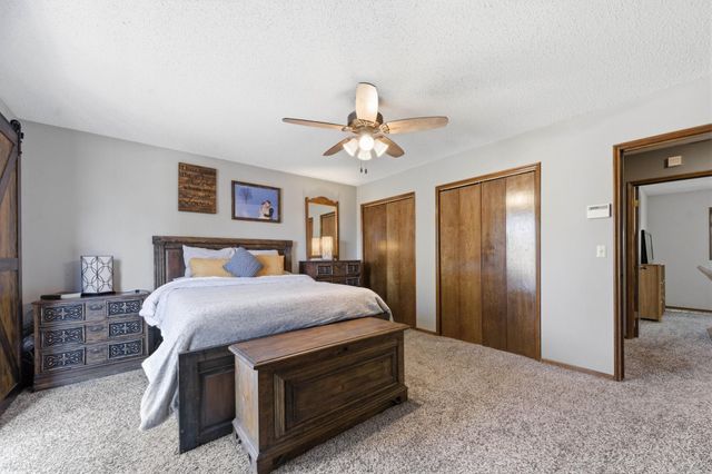 1 Valley View Dr, Goddard, KS 67052