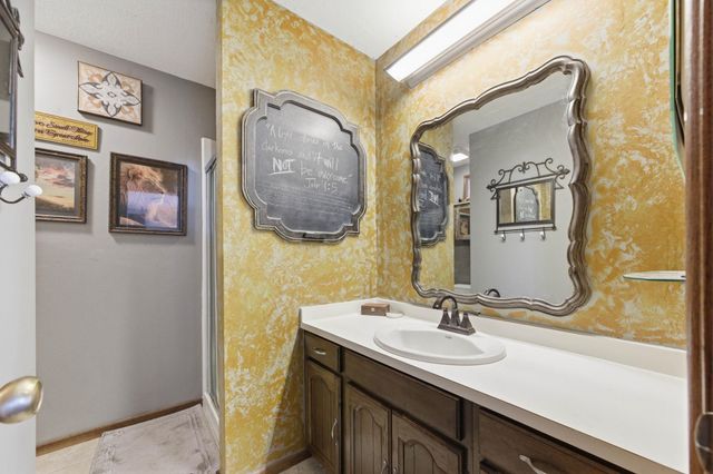 1 Valley View Dr, Goddard, KS 67052