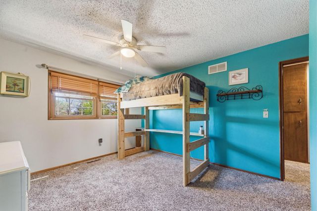 1 Valley View Dr, Goddard, KS 67052