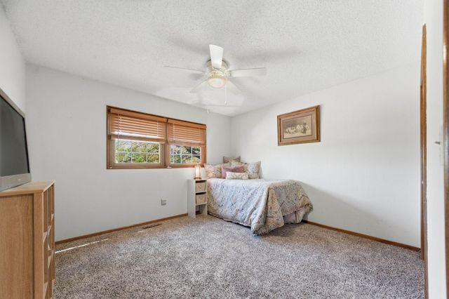 1 Valley View Dr, Goddard, KS 67052