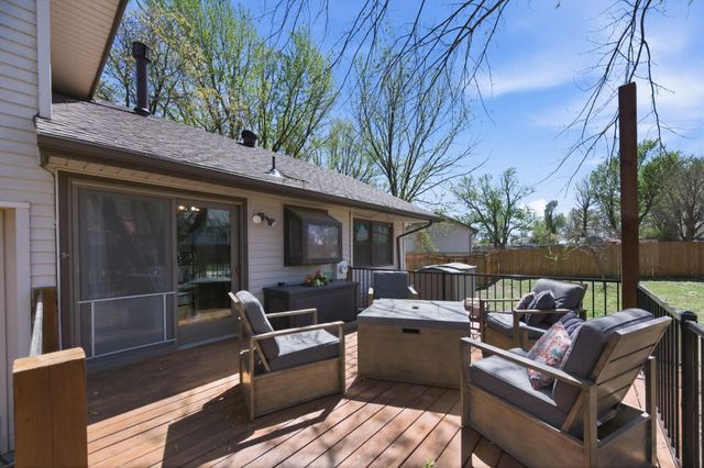 1 Valley View Dr, Goddard, KS 67052