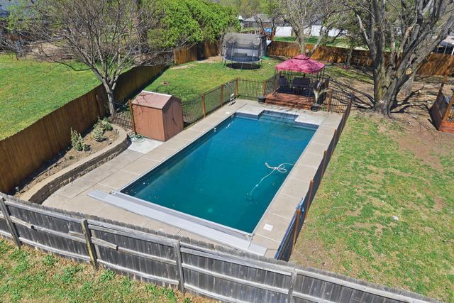 1 Valley View Dr, Goddard, KS 67052