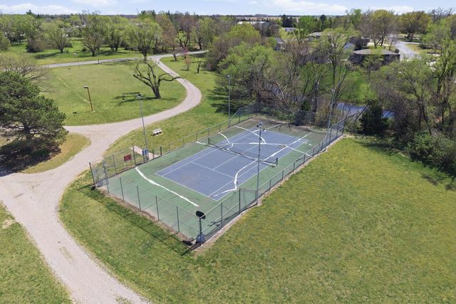 1 Valley View Dr, Goddard, KS 67052