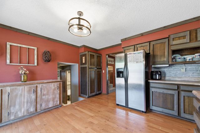 1 Valley View Dr, Goddard, KS 67052