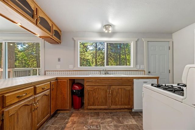 26625 Lake Forest Drive, Twin Peaks, CA 92391