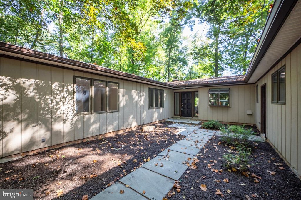 20711 SABBATH CT, Gaithersburg, MD 20882