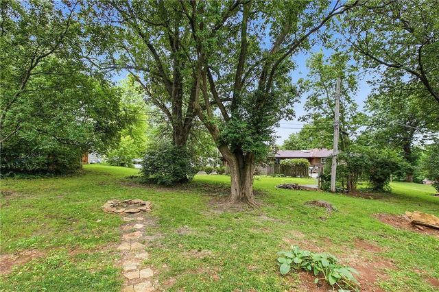 8625 E 73rd Terrace, Kansas City, MO 64133
