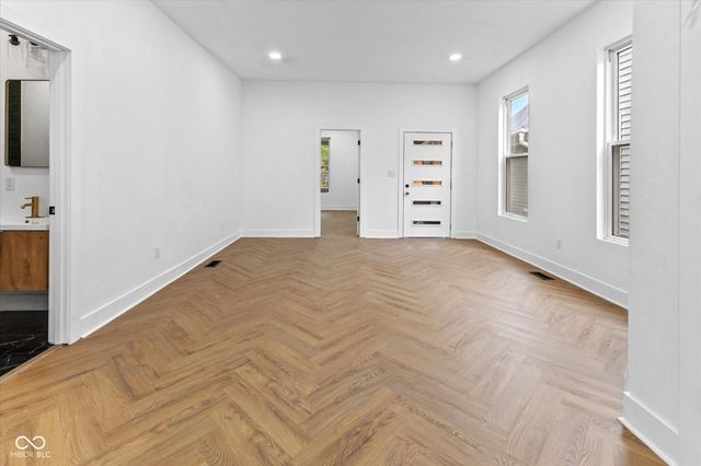 206 N Beville Avenue, Indianapolis, IN 46201