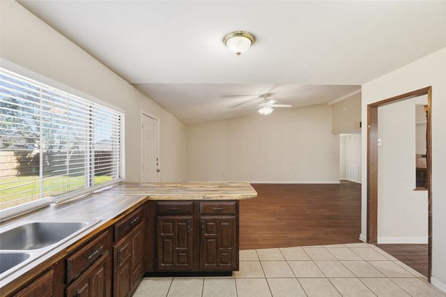 7717 Bermejo Road 1, Fort Worth, TX 76112