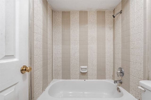 7717 Bermejo Road 1, Fort Worth, TX 76112