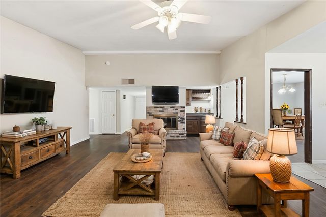 7717 Bermejo Road 1, Fort Worth, TX 76112