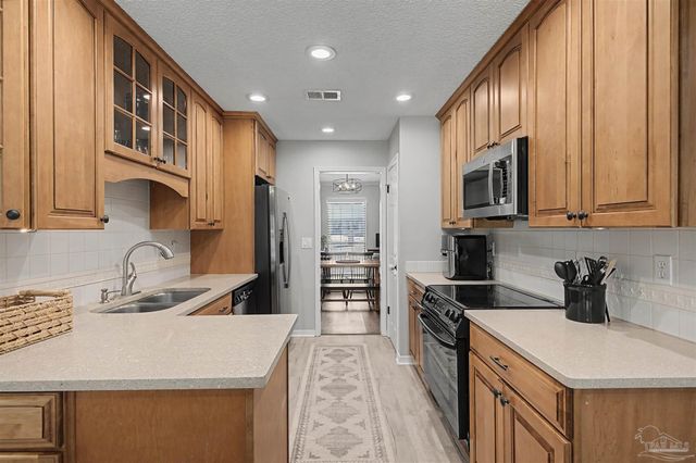 5121 Rowe Trl, Pace, FL 32571