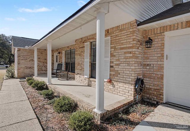 5121 Rowe Trl, Pace, FL 32571