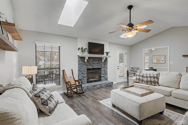 5121 Rowe Trl, Pace, FL 32571