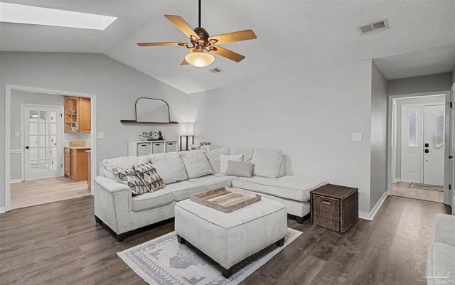 5121 Rowe Trl, Pace, FL 32571