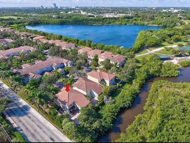 1125 Butternut Ln, Hollywood, FL 33019