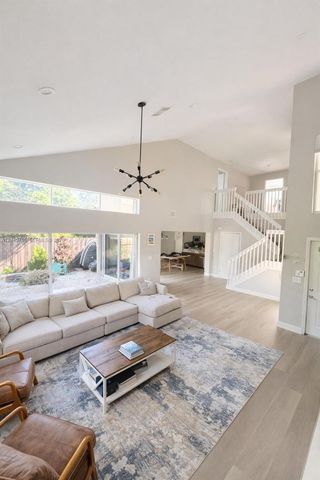 1125 Butternut Ln, Hollywood, FL 33019