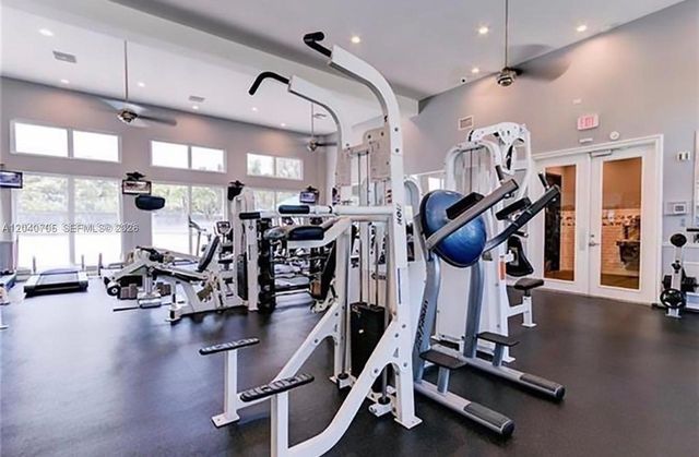 1125 Butternut Ln, Hollywood, FL 33019