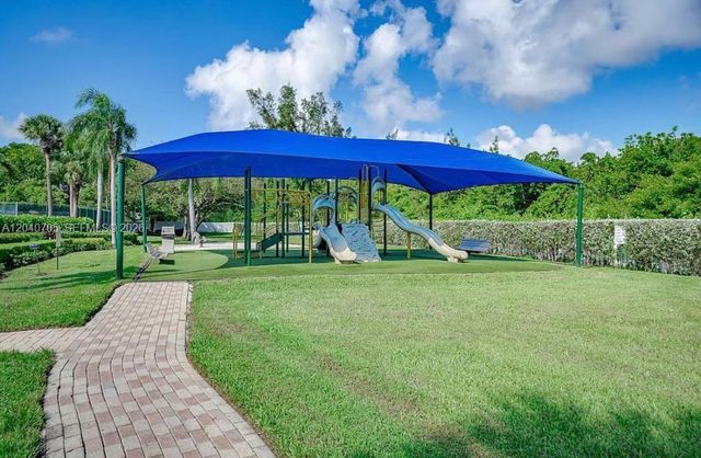 1125 Butternut Ln, Hollywood, FL 33019
