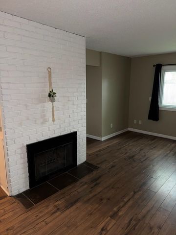 7831 89th Avenue N, Brooklyn Park, MN 55445