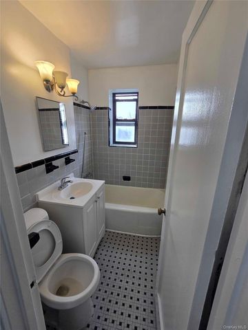 1 Fisher Drive 307, Mount Vernon, NY 10552