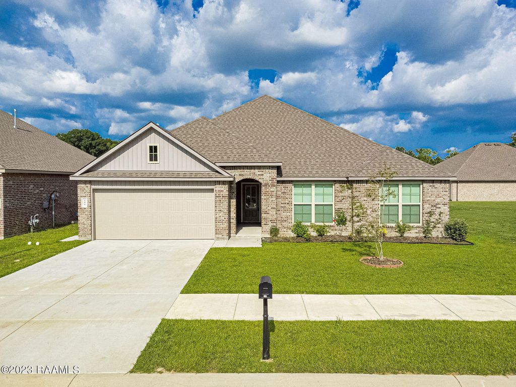 104 Grace View Drive, Lafayette, LA 70506