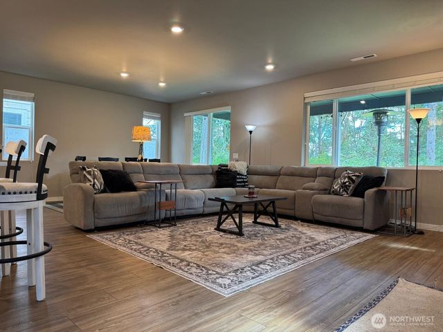 927 Vine Maple Street SE, Lacey, WA 98503