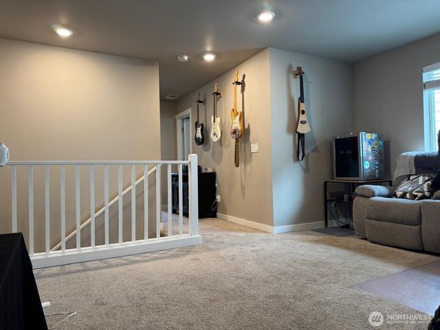 927 Vine Maple Street SE, Lacey, WA 98503