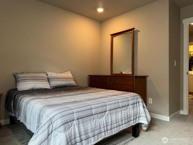 927 Vine Maple Street SE, Lacey, WA 98503