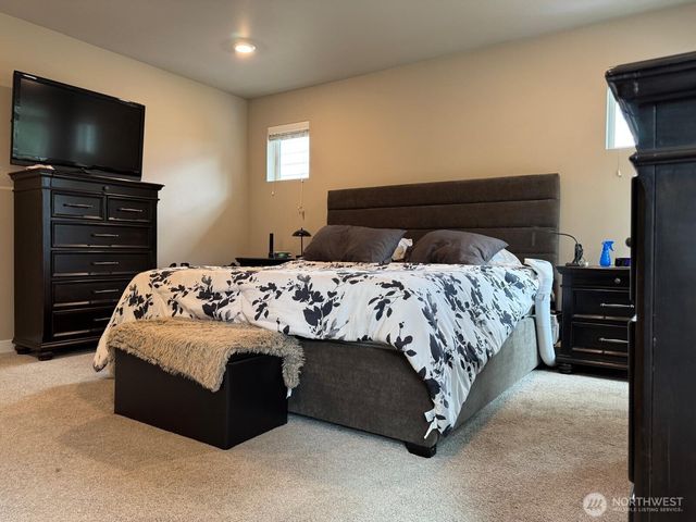 927 Vine Maple Street SE, Lacey, WA 98503