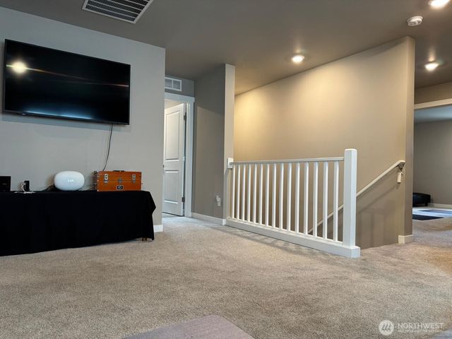 927 Vine Maple Street SE, Lacey, WA 98503