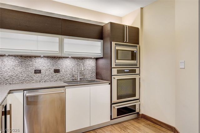 3750 South Las Vegas Boulevard 2707, Las Vegas, NV 89158